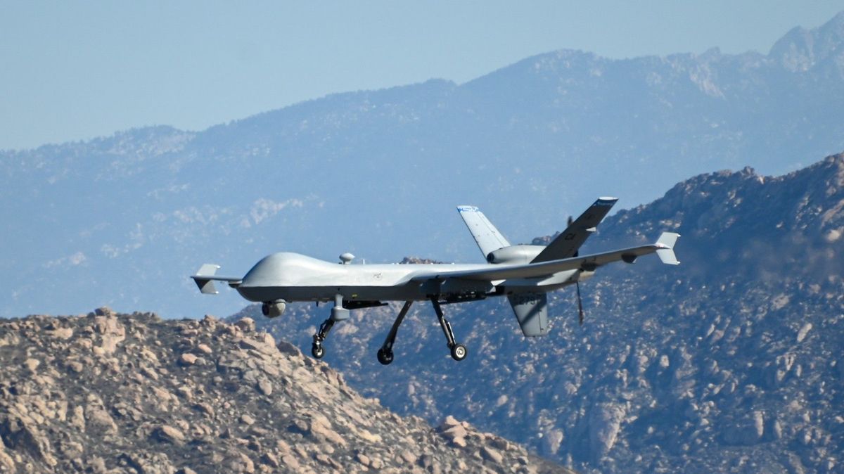 Útok na americký dron se Rusům vyplatil. USA navzdory slovům změnily trasy